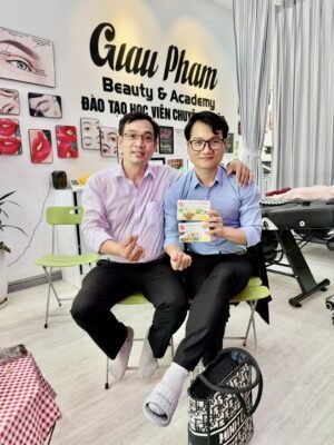 Khách hàng trà thảo mộc Cát Tường