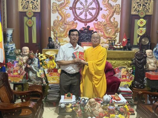 Hiệp hội doanh nhân GBI và Kim chi cát tường đi chùa